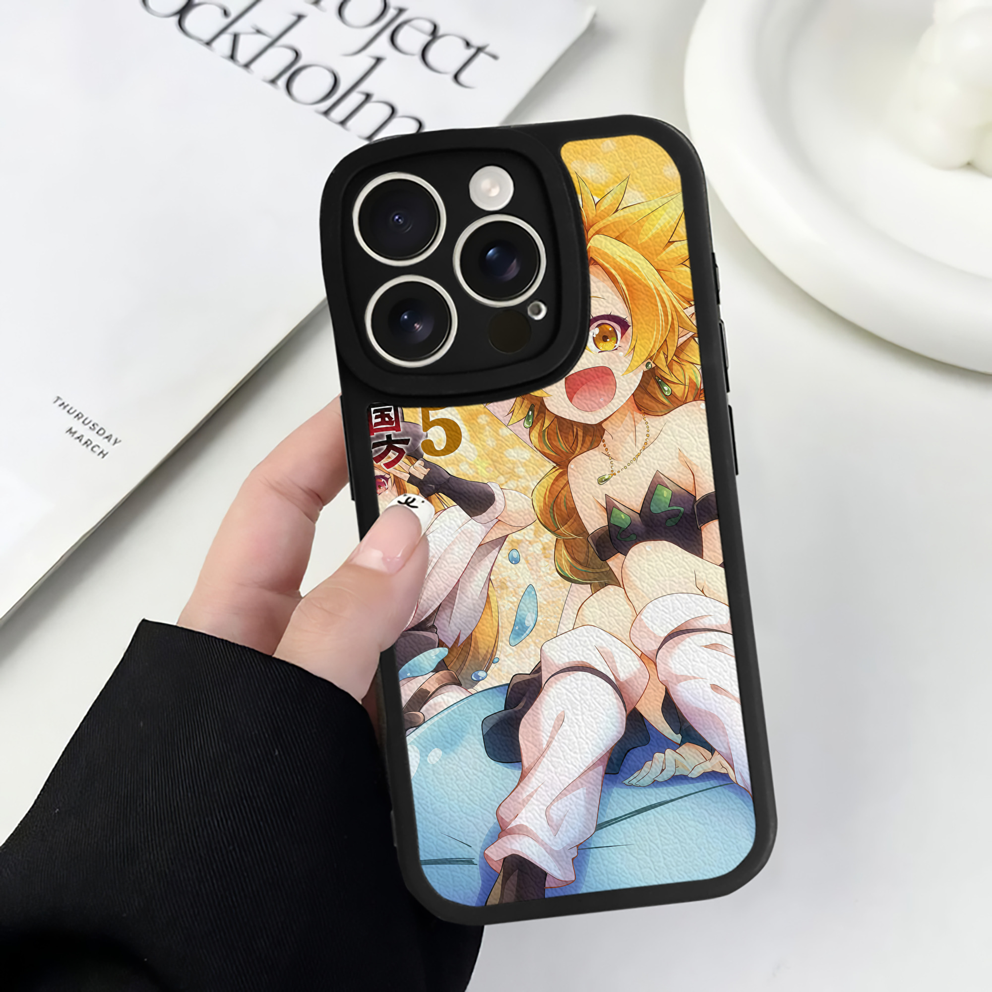 （画像用） 転スラ Regarding Reincarnated to Slime 【iPhone 16シリーズ対応】シリコンスマホケース（レザー調） 材質：シリコン